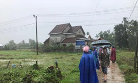 TT-Huế: Hai cậu cháu mất tích trên đường từ trường về nhà, nghi bị nước lũ cuốn trôi