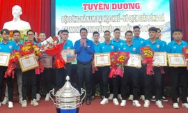 Tỉnh Đoàn TT-Huế tuyên dương đội bóng đá Đại học Huế