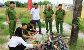 Tiêu hủy lượng lớn súng, đạn