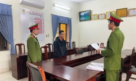 Thuê 'xế hộp' tiền tỷ mang thế chấp rồi 'ôm' tiền bỏ trốn