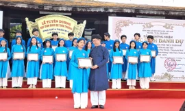 Lễ tuyên dương 'đặc biệt' cho 384 học sinh danh dự toàn trường