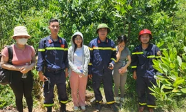 3 nữ sinh mắc kẹt trên núi Hòn Vượn tại Huế