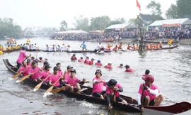 Hội đua trải truyền thống khai Xuân xứ Huế
