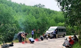 TT-Huế: Xe máy đâm trực diện ôtô, hai người tử vong tại chỗ