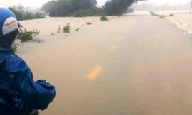 Vượt rào chắn đập thủy lợi, thanh niên bị nước cuốn tử vong