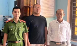 Đòi nợ thay người khác, 4 đối tượng bị khởi tố, tạm giam