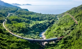 Sắp có tàu du lịch trên cung đường sắt đẹp nhất Việt Nam