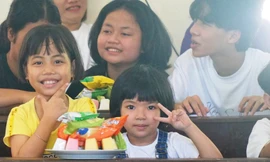 Trẻ em có hoàn cảnh đặc biệt tại Huế rạng ngời đón Tết Thiếu nhi 1/6