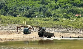 ‘Tuýt còi’ chủ dự án thủy điện qua mặt UBND tỉnh TT-Huế tổ chức nạo vét đất đá khe suối