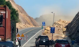 Điểm sạt trượt kéo dài trên cao tốc Cam Lộ-La Sơn xử lý ra sao?