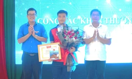 Tỉnh Đoàn TT-Huế khen thưởng 3 vận động viên đạt thành tích cao tại SEA Games 32
