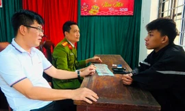 Bắt giữ đối tượng hack tài khoản facebook lừa đảo, chiếm đoạt tiền của nhiều người