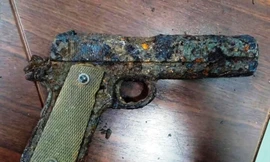 Phát hiện súng côn vùi dưới cát trong rừng ven biển TT-Huế