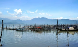 Mặt nước đầm Cầu Hai, huyện Phú Lộc, TT-Huế. Ảnh minh họa