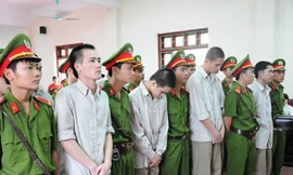 Vụ 'quan tài diễu phố': Một án tử hình, hai chung thân