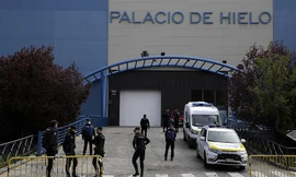 Sân trượt băng trở thành nhà xác chứa nạn nhân Covid-19