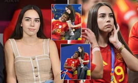 Thần đồng Tây Ban Nha gây sốt khi cùng bạn gái ăn mừng chức vô địch EURO