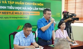Nhà báo Nguyễn Phan Khuê, Tổng Biên tập báo Thiếu niên Tiền phong và Nhi đồng, phát biểu tại chương trình 