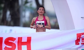 Kỷ lục gia Nguyễn Thị Oanh 'săn vàng' tại giải chạy Báo Hànộimới