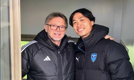 HLV Troussier sang Nhật Bản kiểm tra ‘giò’ Công Phượng 