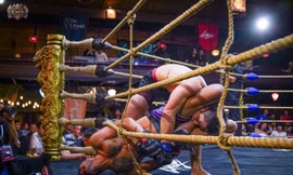 Mùi Trọng Vinh (trên) có chiến thắng áp đảo trước Trần Minh Nhựt (dưới).