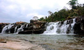 Tìm thấy thi thể nam thanh niên bị nước cuốn trôi khi tắm thác