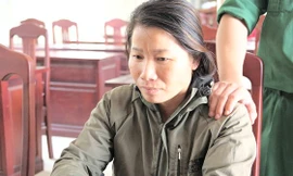 Đối tượng Lê Thị Liên tại Đồn Biên phòng Cửa khẩu Quốc tế Lao Bảo.