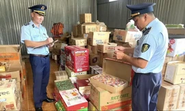Phát hiện nhiều bánh trung thu, đồ chơi trẻ em nhập lậu ở Quảng Trị