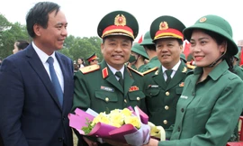 Ước mơ khoác màu áo lính, cô gái Quảng Trị viết đơn tình nguyện nhập ngũ