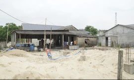 Hàng loạt hộ dân xây nhà không phép trong khu quy hoạch Dự án cảng biển Mỹ Thủy
