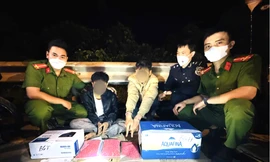 Bắt quả tang vụ vận chuyển 30.000 viên hồng phiến 