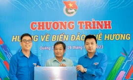 Tuổi trẻ hướng về biển đảo quê hương