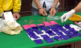 6.060 viên ma túy được Tiến, Luân vận chuyển thuê với giá 5 triệu đồng tiền công vào TP Huế tiêu thụ. Ảnh: Mạnh Hùng