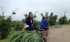 Ngọc Hân bận rộn làm nông dân