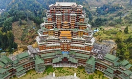 Tòa nhà cổ 24 tầng làm bằng gỗ thông 