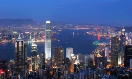 Loạt tháp chọc trời Trung Quốc thắp sáng, ủng hộ Vũ Hán chống corona