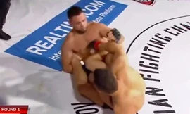 Võ sĩ MMA thắng ngược đối thủ dù bị khoá chân