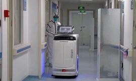 Robot giao thuốc, đồ ăn cho bệnh nhân nhiễm virus corona