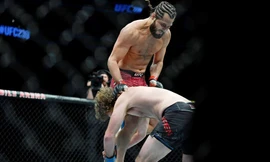 Võ sĩ thắng knock-out chỉ sau 5 giây nhờ đòn gối bay cực hiểm