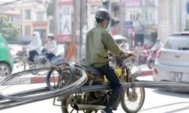 Những chiếc xe 'thây ma' ngang nhiên lưu thông trên đường phố