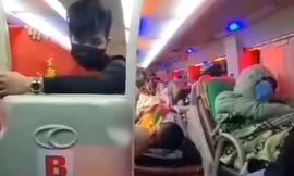 Xe giường nằm nhồi nhét khách