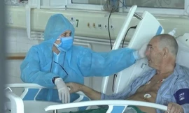 Tình yêu hồi sinh ở Bệnh viện Bệnh Nhiệt đới Trung ương