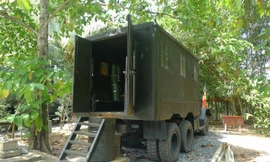 Độc đáo phòng nghỉ được làm từ xe quân sự