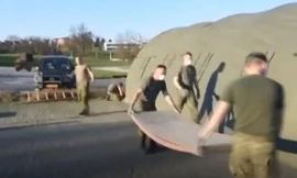 Quân đội các nước châu Âu dựng hàng loạt bệnh viện dã chiến