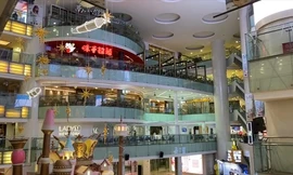 Trung tâm thương mại như 'bỏ hoang' giữa đại dịch virus corona