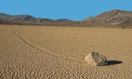 Bí ẩn “tảng đá biết đi” ở thung lũng Chết, nơi khắc nghiệt nhất Trái Đất