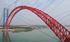 Cầu vòm dài hơn 1.000 m vượt sông ở Trung Quốc