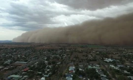 Bão bụi Australia che khuất Mặt Trời