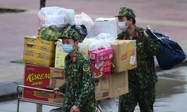 Những hình ảnh đẹp của lực lượng chống Covid-19