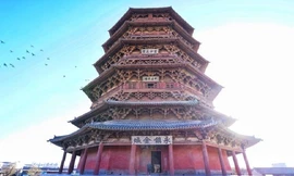 Ngôi chùa gỗ 900 tuổi dựng bằng gỗ sưa